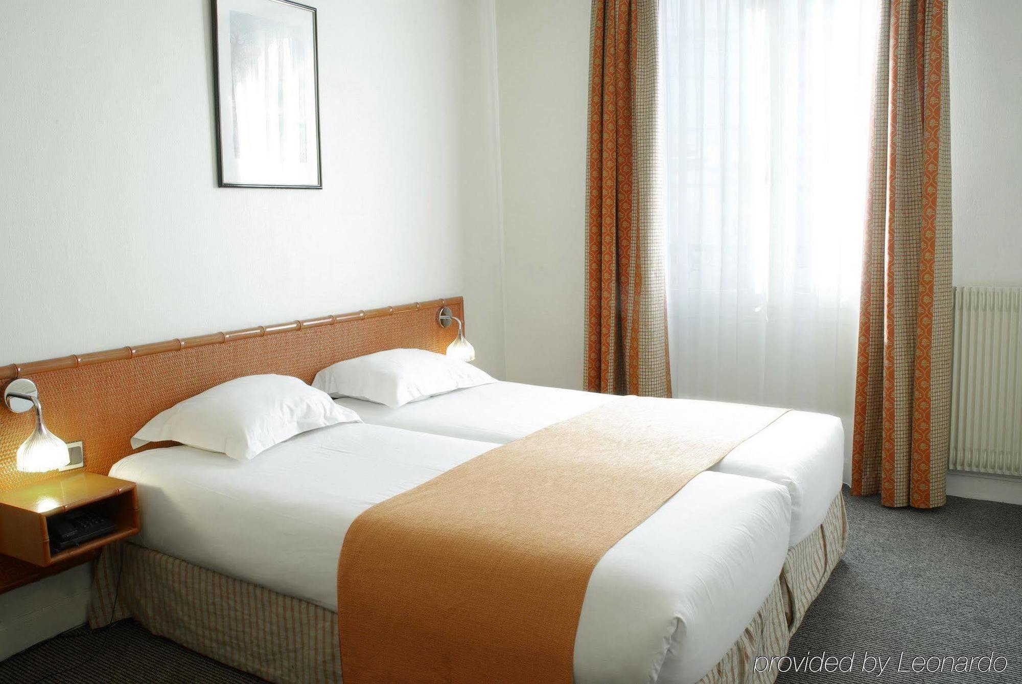 Trianon Gare De Lyon Hotel Paris Room photo